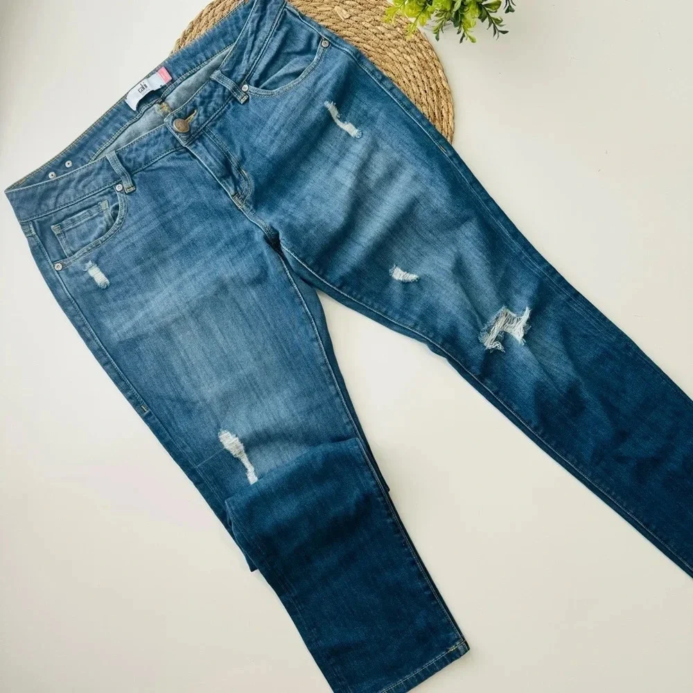 CAbi Jeans Slim Boyfriend Distressed Stretch Whiskering‎ Dark Wash Blue Size 8